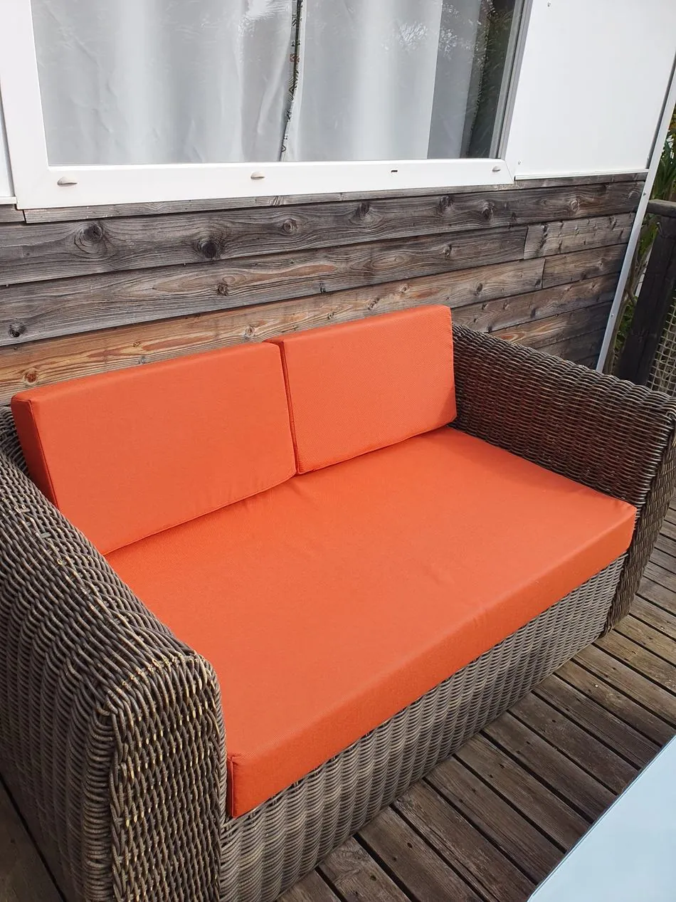 Coussins sur-mesure pour salon de jardin en résine tressée