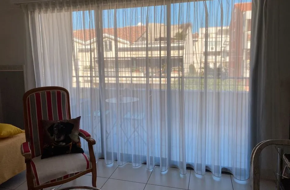 Voilages haut de gamme, plis vagues sur-mesure, atelier basé à Saint-Raphaël pour Fréjus et le Var